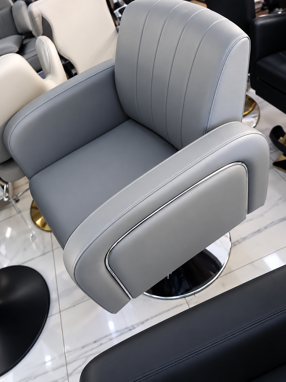 Executive Salon Chair – Premium Professional Styling Chair