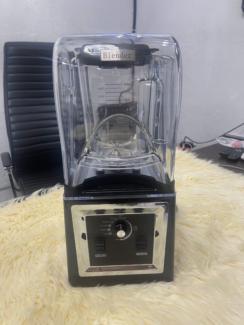 2L Soundproof Commercial Blender – Heavy-Duty Blender with Noise Reduction Cover